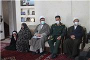 دیدار خانواده شهدای روحانی نادر عبادی نیا، رضا عمادی وحمید احدیان توسط  مسئولان شهرستان و استان همدان
