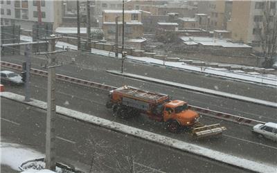 آماده‌باش کامل شهرداری به منظور اجرای عملیات برفروبی در همدان