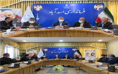 جلسه بررسی و رفع موانع گلخانه 40 هکتاری به ریاست سرپرست فرمانداری اسدآباد*