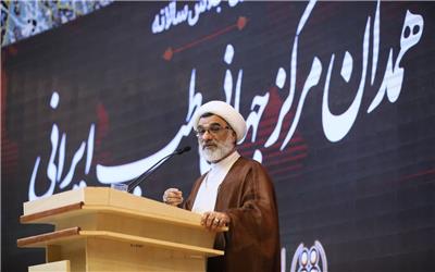 همدان می‌تواند به بزرگ‌ترین پژوهشگاه و آزمایشگاه طب ایرانی و سینوی تبدیل شود