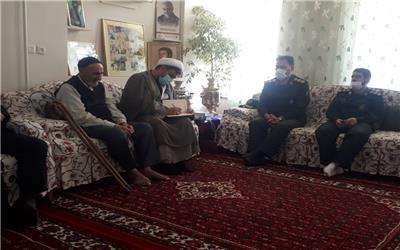 دیدار فرمانده و جمعی از کارکنان سپاه ناحیه همدان با خانواده شهید مصیب مجیدی